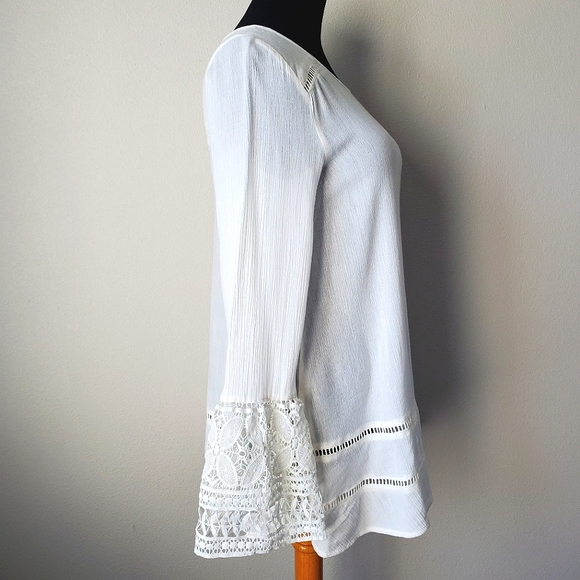 Sun & Shadow Bell Sleeve Tunic Top - Picture 3 of 6